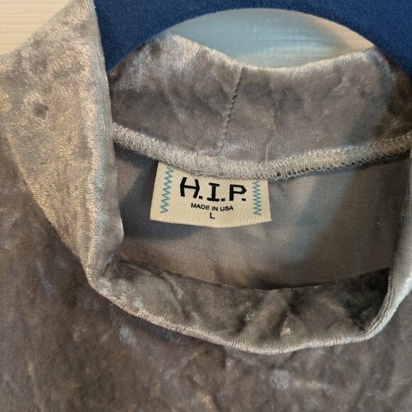 H.I.P. Women's Flowy Metallic Silver Velvet Tank with Collar - Picture 5 of 5